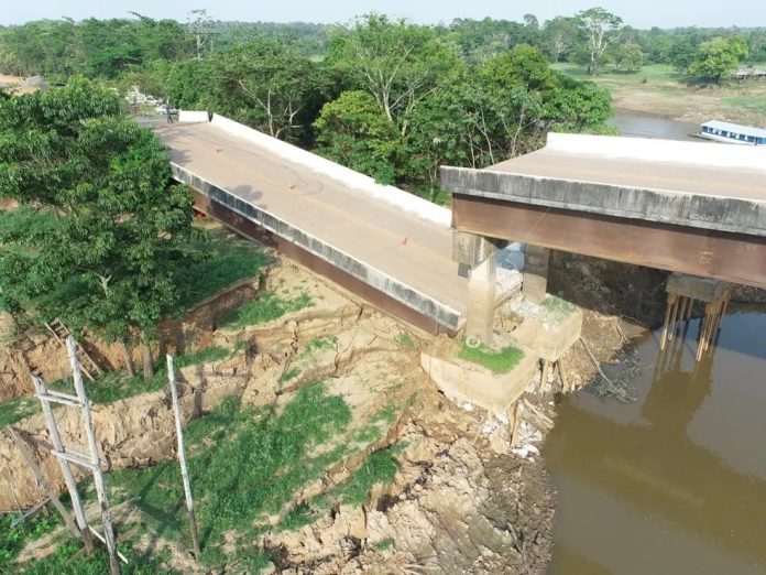 Ponte localizada na BR-319, que liga Rondônia ao Amazonas, desabou em 2022